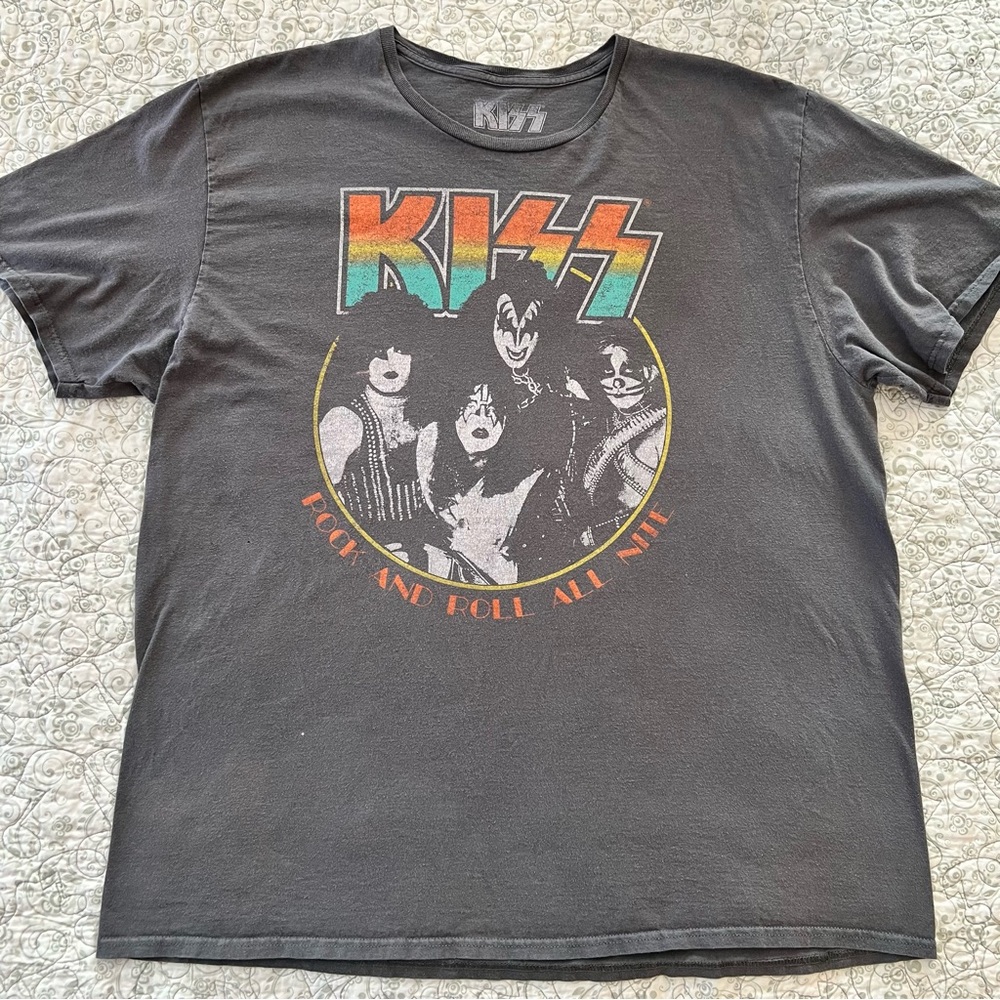 KISS Band Tee - Black with Multicolor Graphic Rock&Roll Fandom Band Tee 2XL